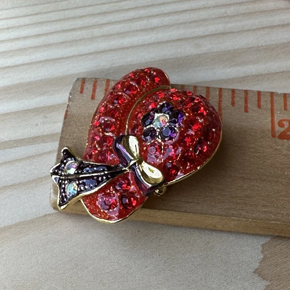 Red Hat‎ Society Brooch Pin Pendant 1.75 Inch Red Enamel Purple Crystals Gold